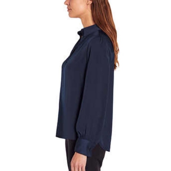 💙S: Banana Republic long sleeve satin blouse - Picture 4 of 9